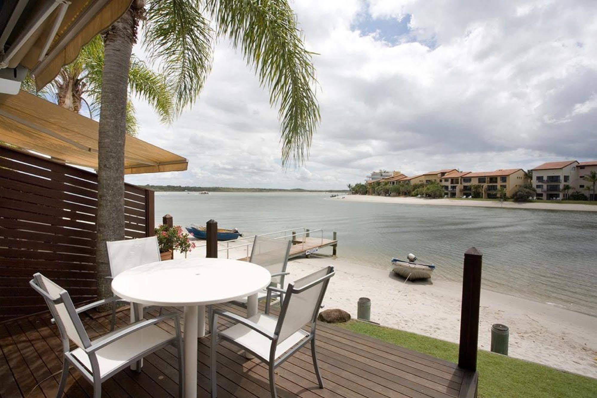 Skippers Cove Waterfront Resort Noosaville Exterior photo